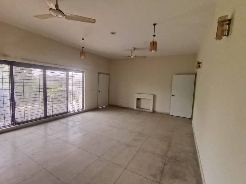25 MARLA UPPER PORTION FOR RENT IN DHA PHASE 1 NEAR H BLOCK MARKET 12
