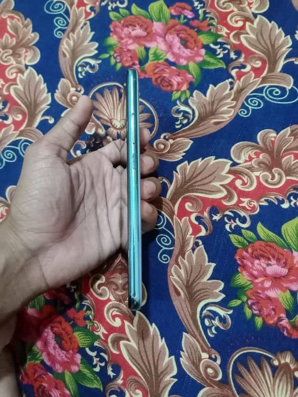 vivo s1 with box. 1