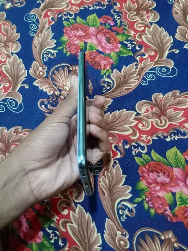 vivo s1 with box. 3