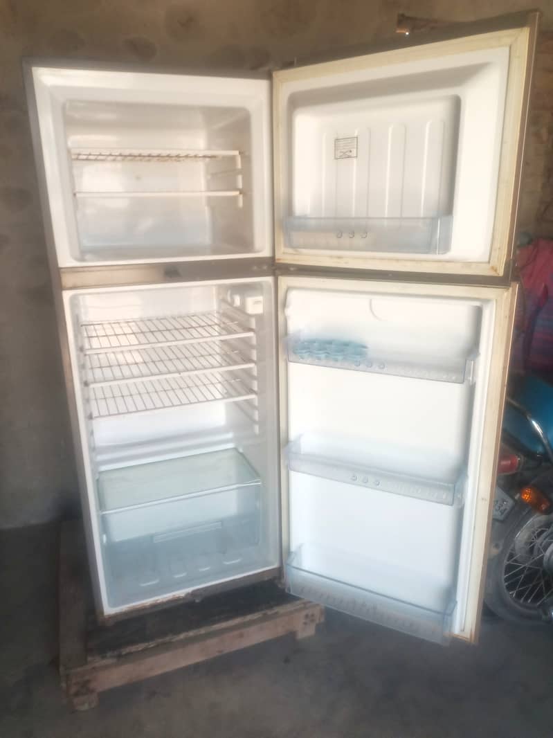 Haire fridge 1