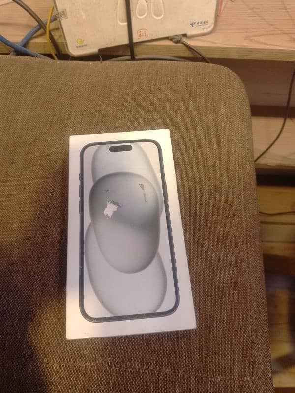 15 128 GB FACTORY UNLOCKED BOX PACK 0