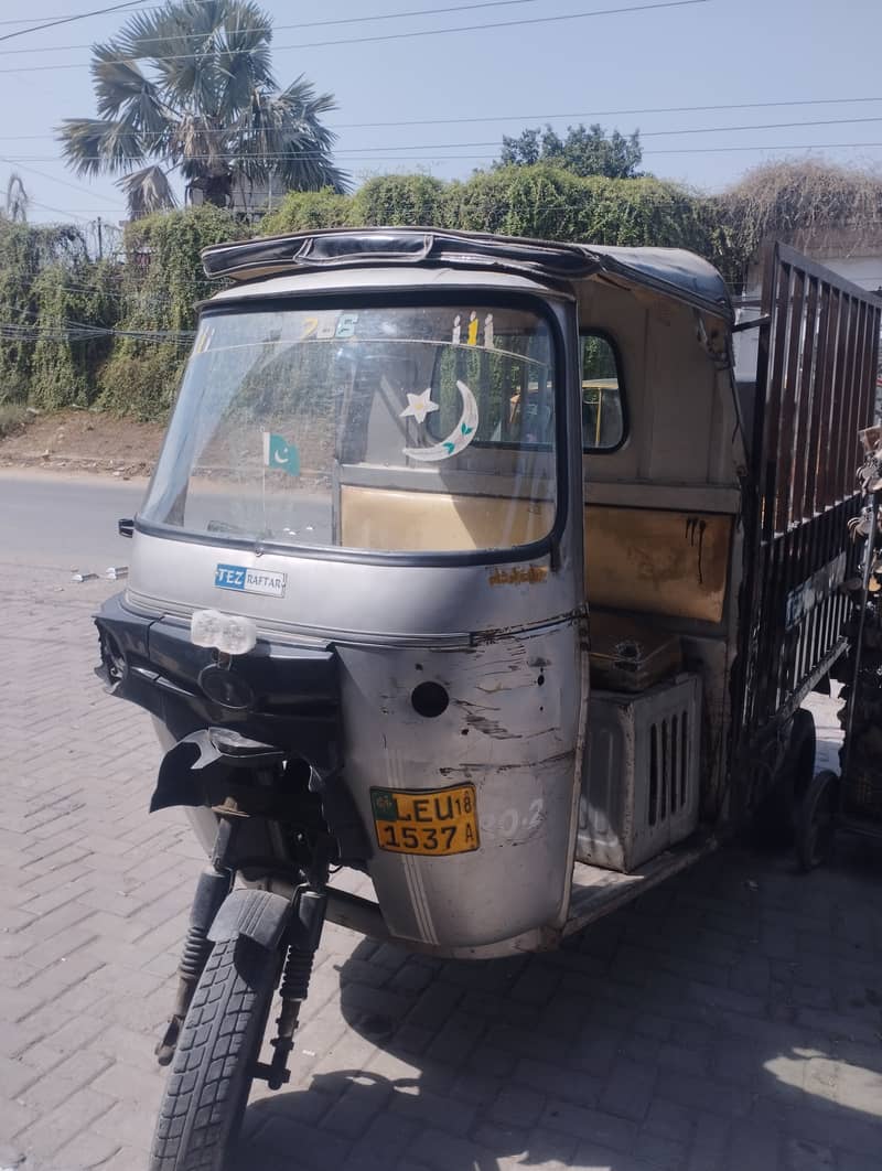 Tez Raftaar Cargo loader Rikshaw 0