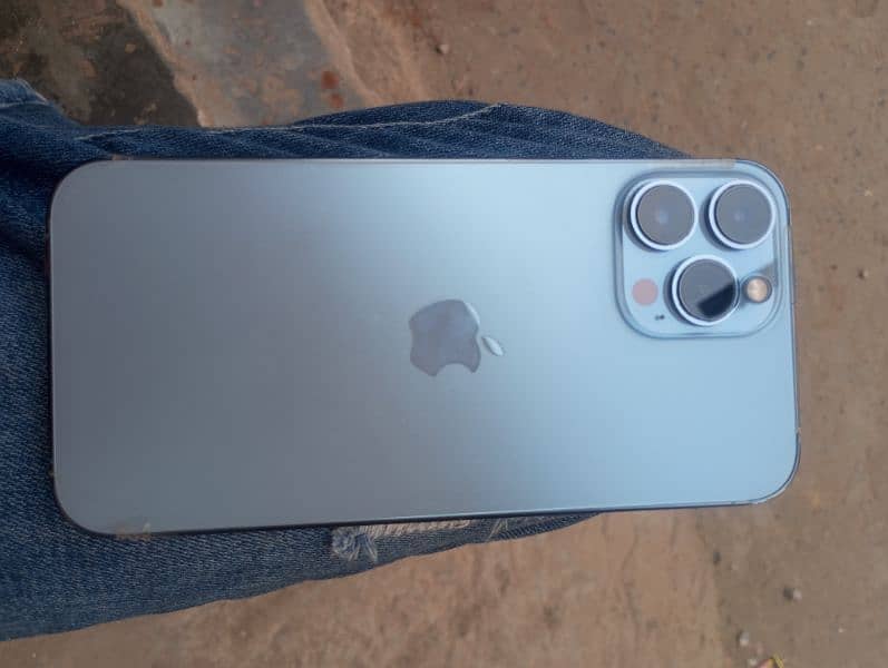 iPhone 13 pro max with box.  and charger 0