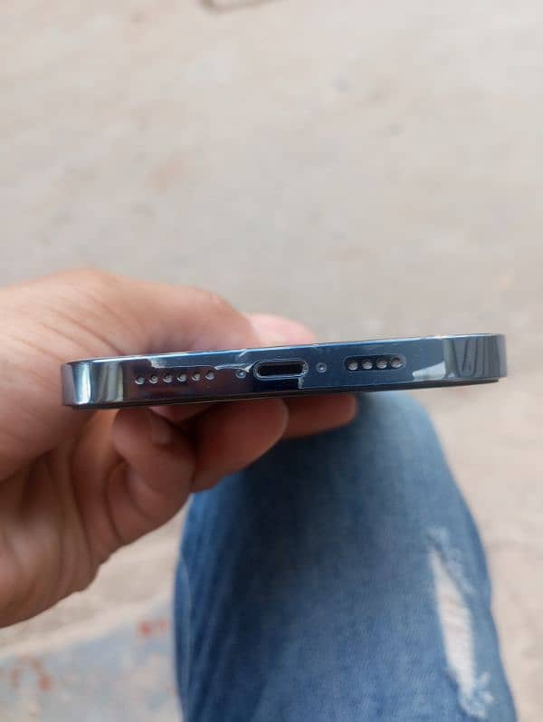 iPhone 13 pro max with box.  and charger 5