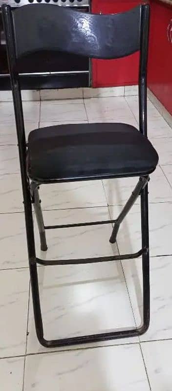 4 foldable counter chairs 1