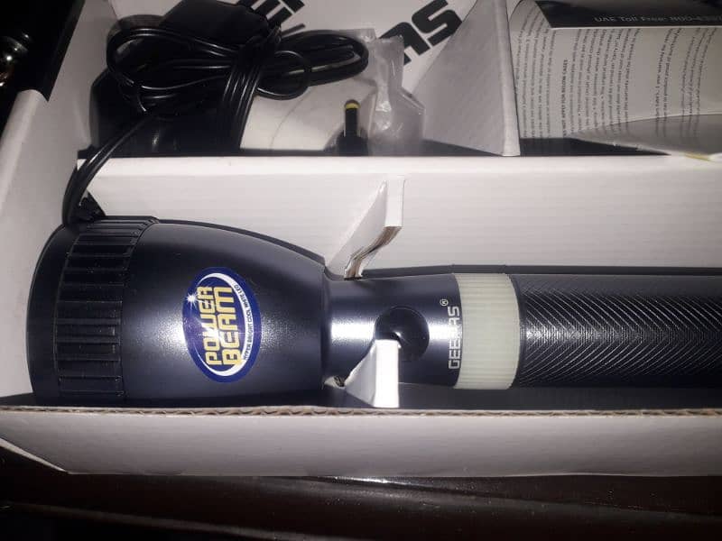 Geepas Rechargeable LED FalshLightg new daba pak with charger 1