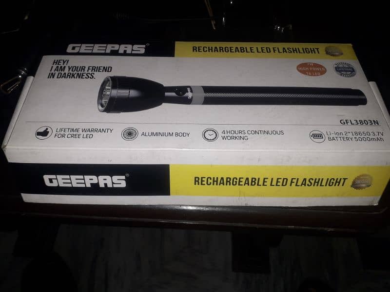 Geepas Rechargeable LED FalshLightg new daba pak with charger 2