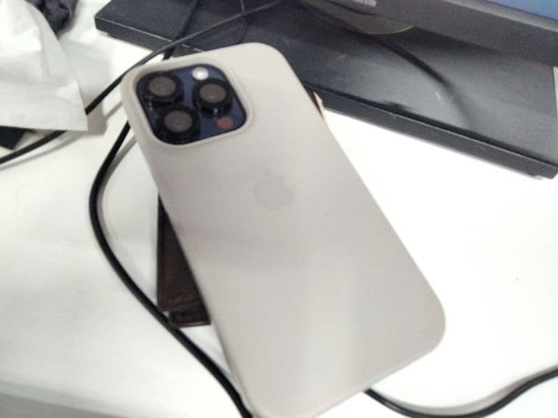 iphone 15 pro jv 0