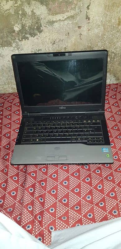 Fujitsu core i3 2