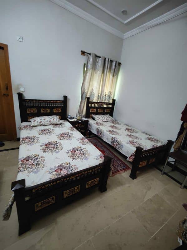 Chinioti single beds with mid table new 4
