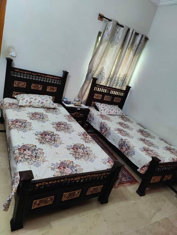 Chinioti single beds with mid table new 5