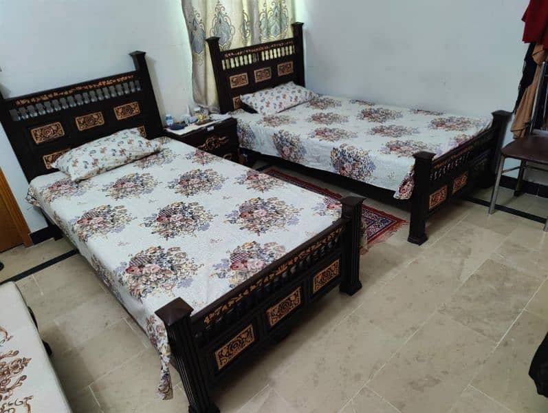 Chinioti single beds with mid table new 6