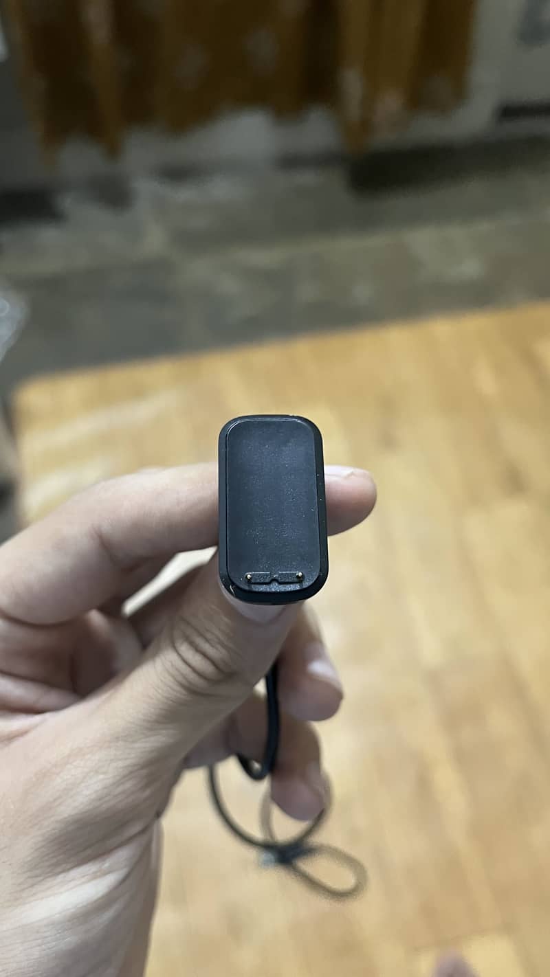 Fitbit luxe branded fitness tracker 3