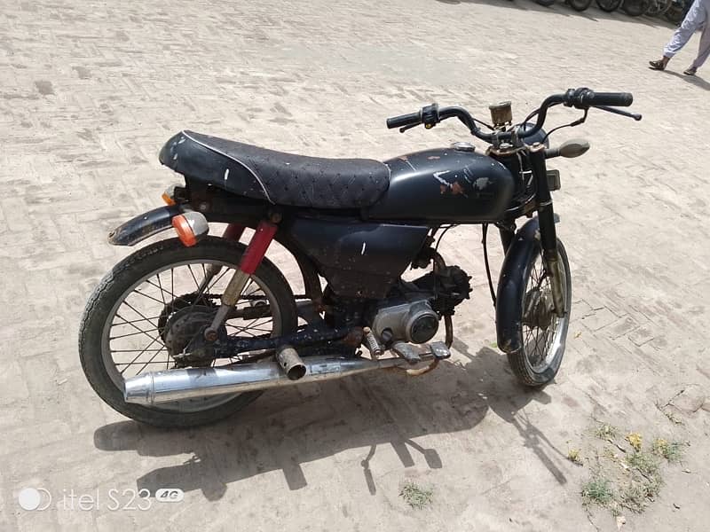 Pak Hero CD 70 ( Customised) 1