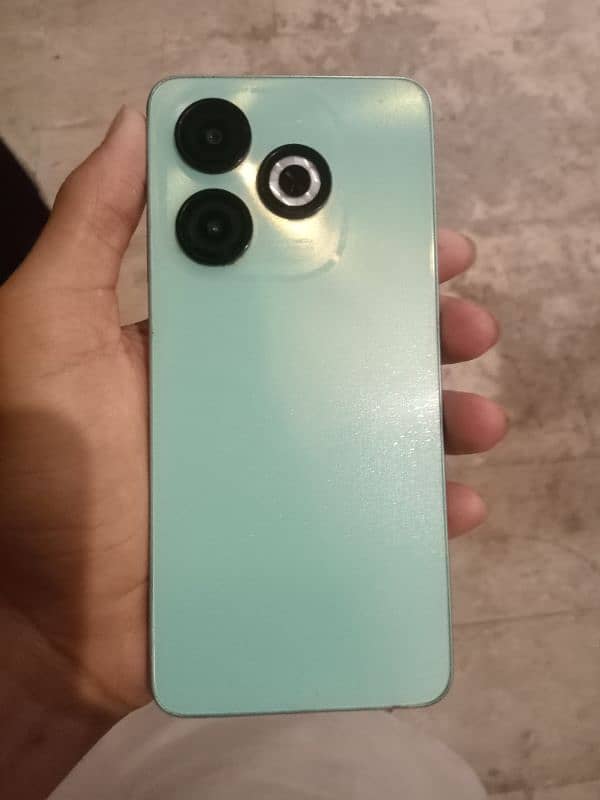 INFINIX SMART 8  4/64 RAM 3