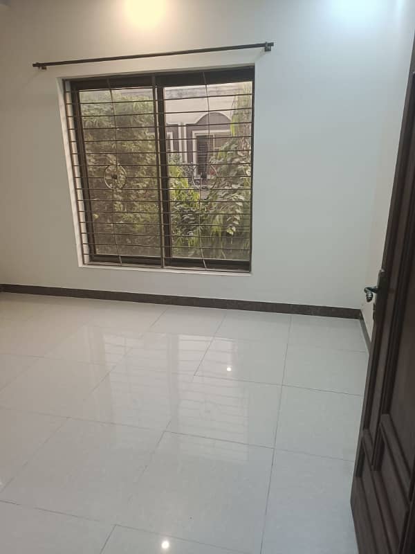 5 Marla Used House Is Available For Sale In Bahria Town Lahore AA Block Sector D 6