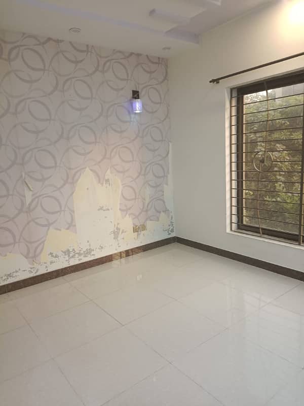 5 Marla Used House Is Available For Sale In Bahria Town Lahore AA Block Sector D 10