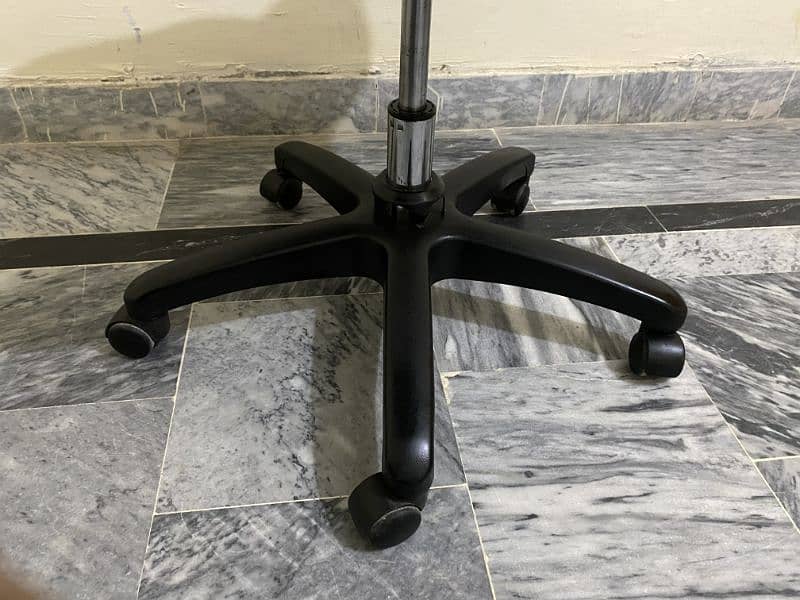 Chair for office and home use 3