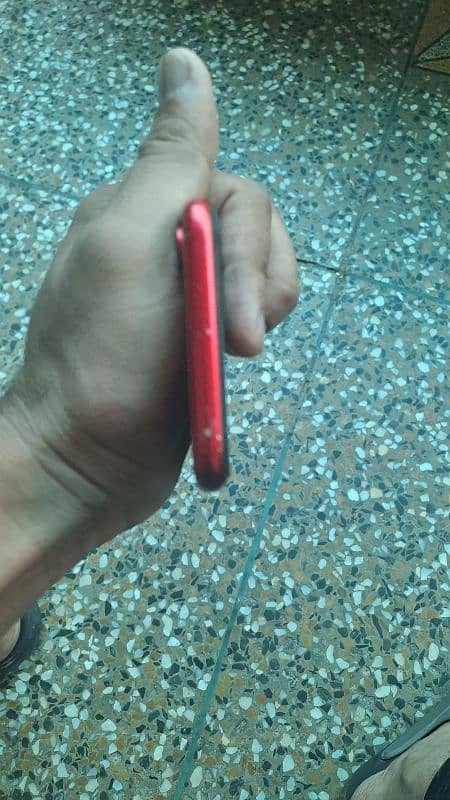 IPHONE XR 4