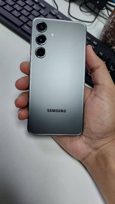 Samsung galaxy s24 8gb 128gb with box 4