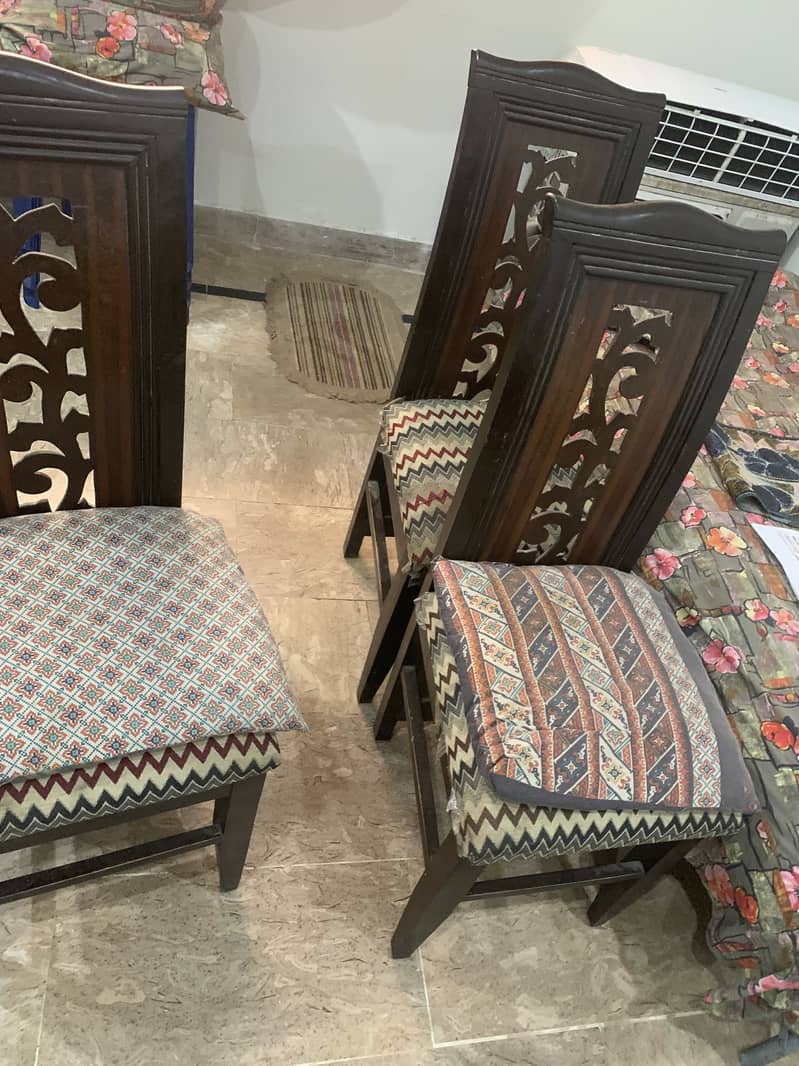 6 seater dinning table 4