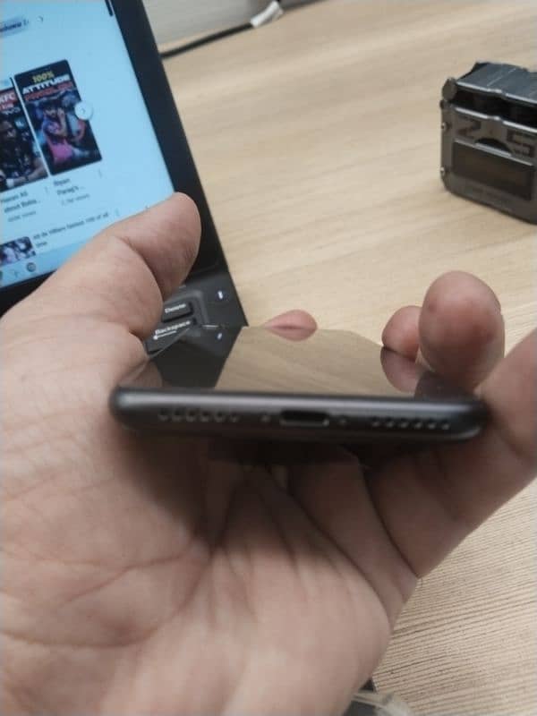 I m selling my iphone 8 2