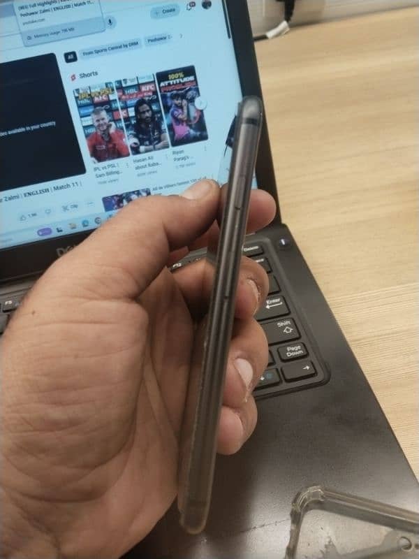 I m selling my iphone 8 3