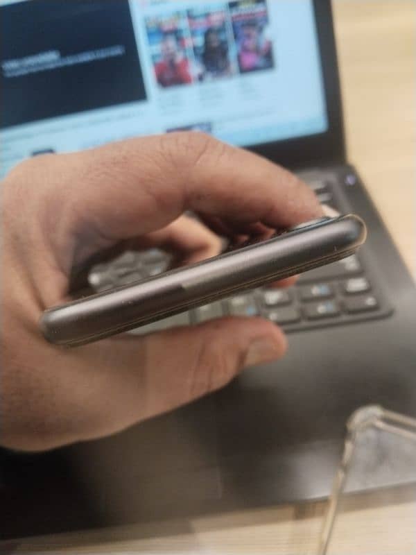 I m selling my iphone 8 4