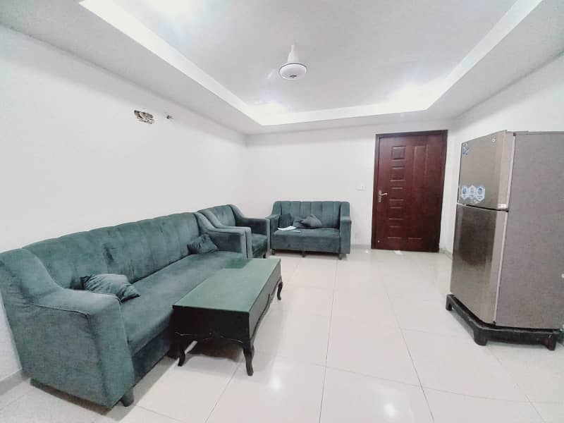 1 bedroom fully luxury furnished appartment available for rent in bahria town phase 4 Civic centre 5