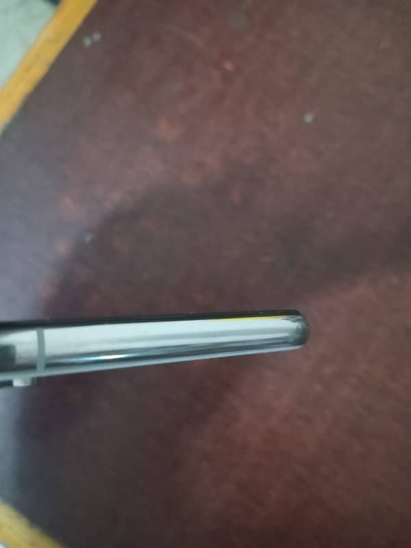 iPhone XS white 64 GB Non PTA 1