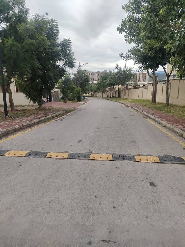 Ideal 10 Marla Plot for Dream Home Solid & Level Land 0