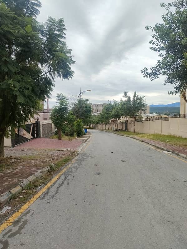 Ideal 10 Marla Plot for Dream Home Solid & Level Land 6