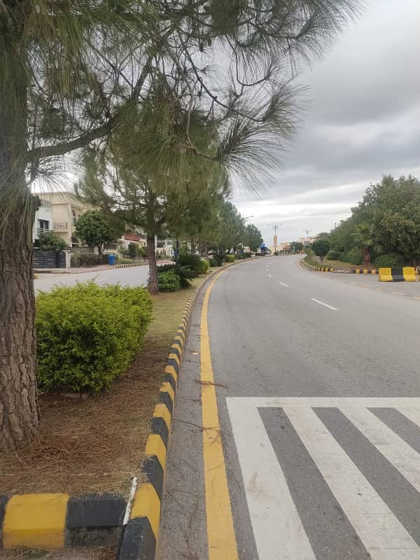 Ideal 10 Marla Plot for Dream Home Solid & Level Land 10