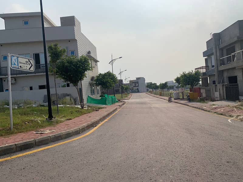 Plot For Sale Sector J 8 Marla Possession Utility Not Paid Corner Paid 3 Marla Extra Land Not Paid Heighted Location Bahria Enclave Islamabad 0