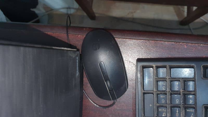 Desktop with monitor 6