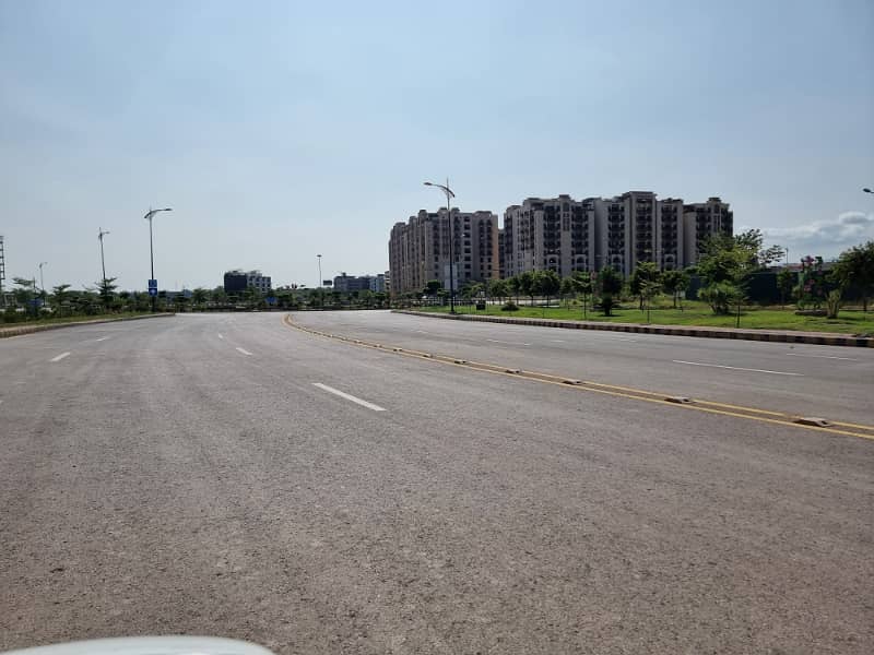 Affordable 08 Marla Plot for Sale Gated & Developed Area 1