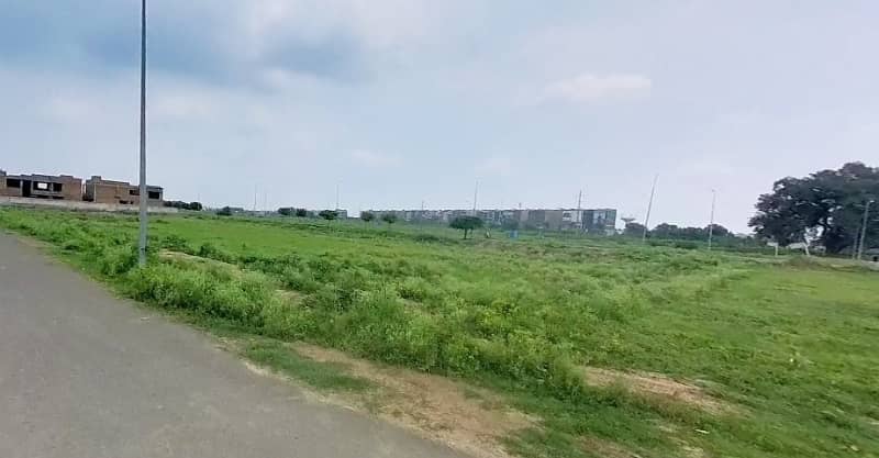 1 Kanal Corner Residential Plot 1172 For Sale In DHA Phase 8 Block V 0
