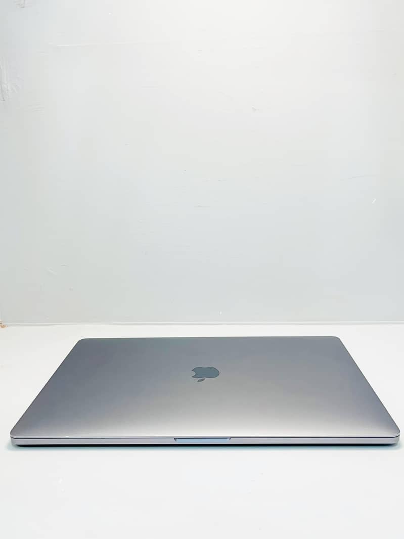 APPLE MACBOOK PRO 2017 WITH 1TB STORAGE 5