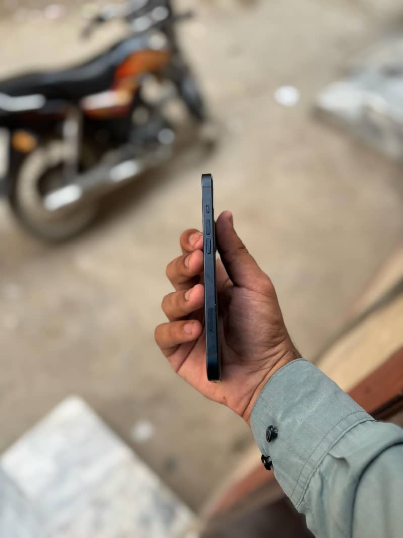 Iphone 13 with apple warranty 100%health 0