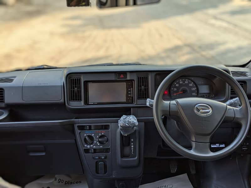 Daihatsu Hijet 2018 7
