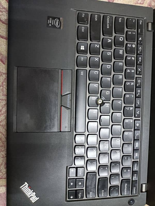 Lenovo x250 core i5 5th generation 1
