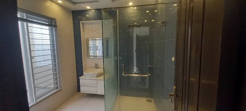 Only One Year Old Kanal 3 Bed Upper Portion For Rent In Dha Phase 4 CC Block 11