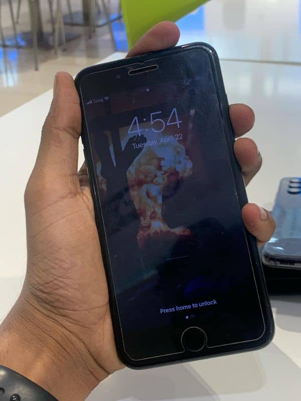 Iphone 7 plus pta 128gb 1