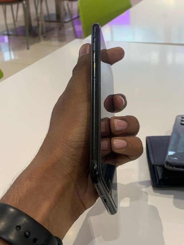 Iphone 7 plus pta 128gb 4