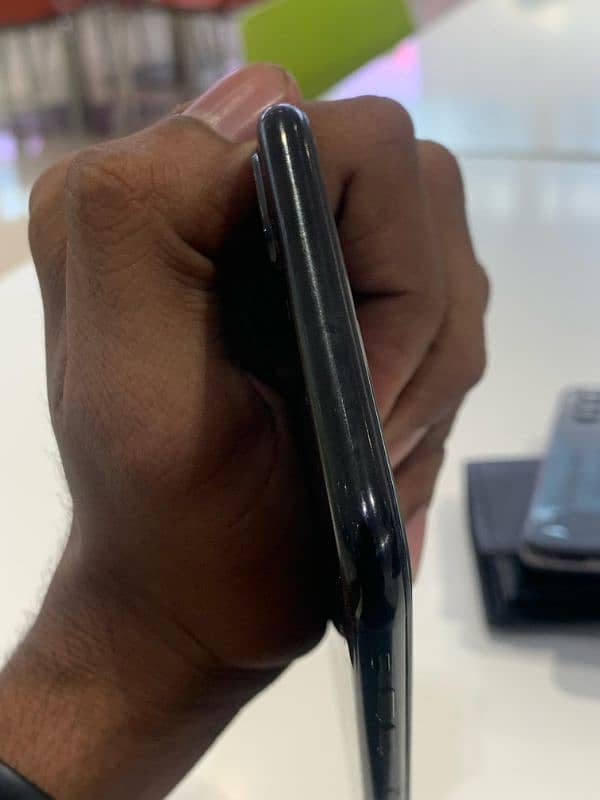 Iphone 7 plus pta 128gb 6