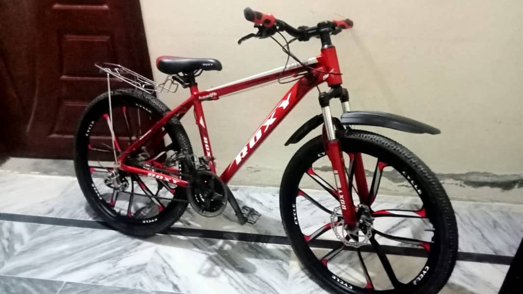 (26) INCH IMPORTED (ROXY )GEAR CYCLE 1 MONTHS USED 2