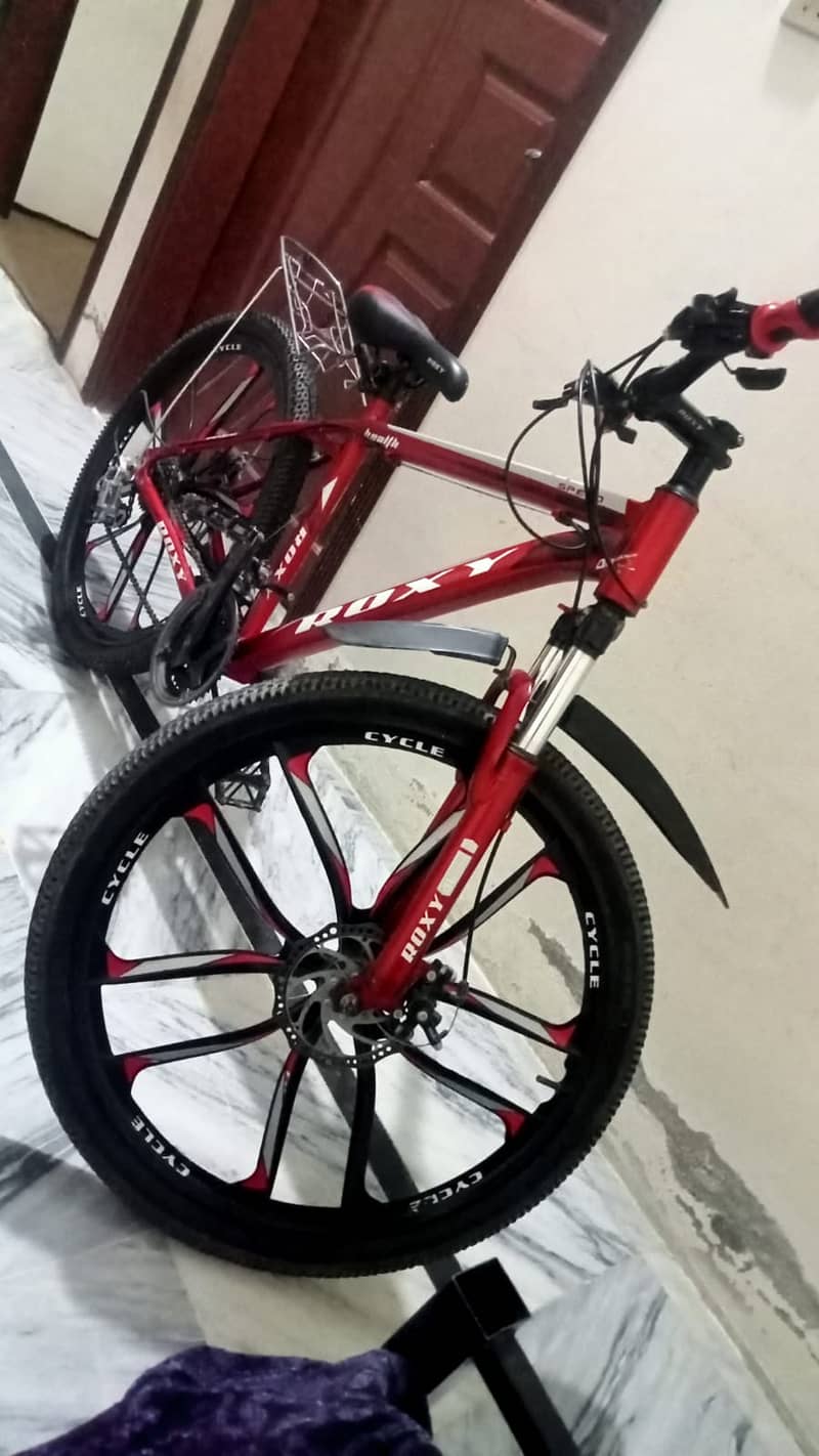 (26) INCH IMPORTED (ROXY )GEAR CYCLE 1 MONTHS USED 3