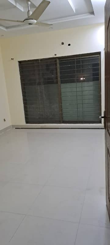 5 MARLA BEAUTIFUL HOUSE AVAILABLE FOR RENT IN DHA RAHBER 11 4