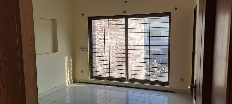 5 MARLA BEAUTIFUL HOUSE AVAILABLE FOR RENT IN DHA RAHBER 11 8