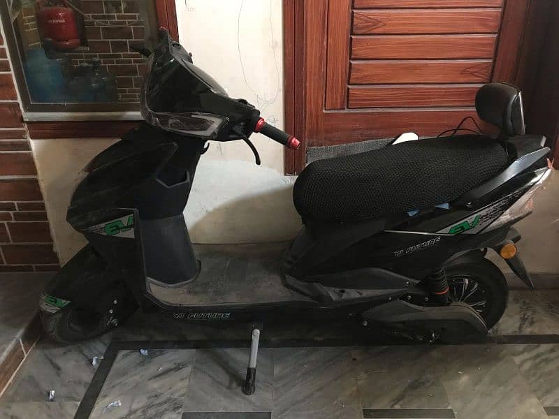 YJ future scooty 5